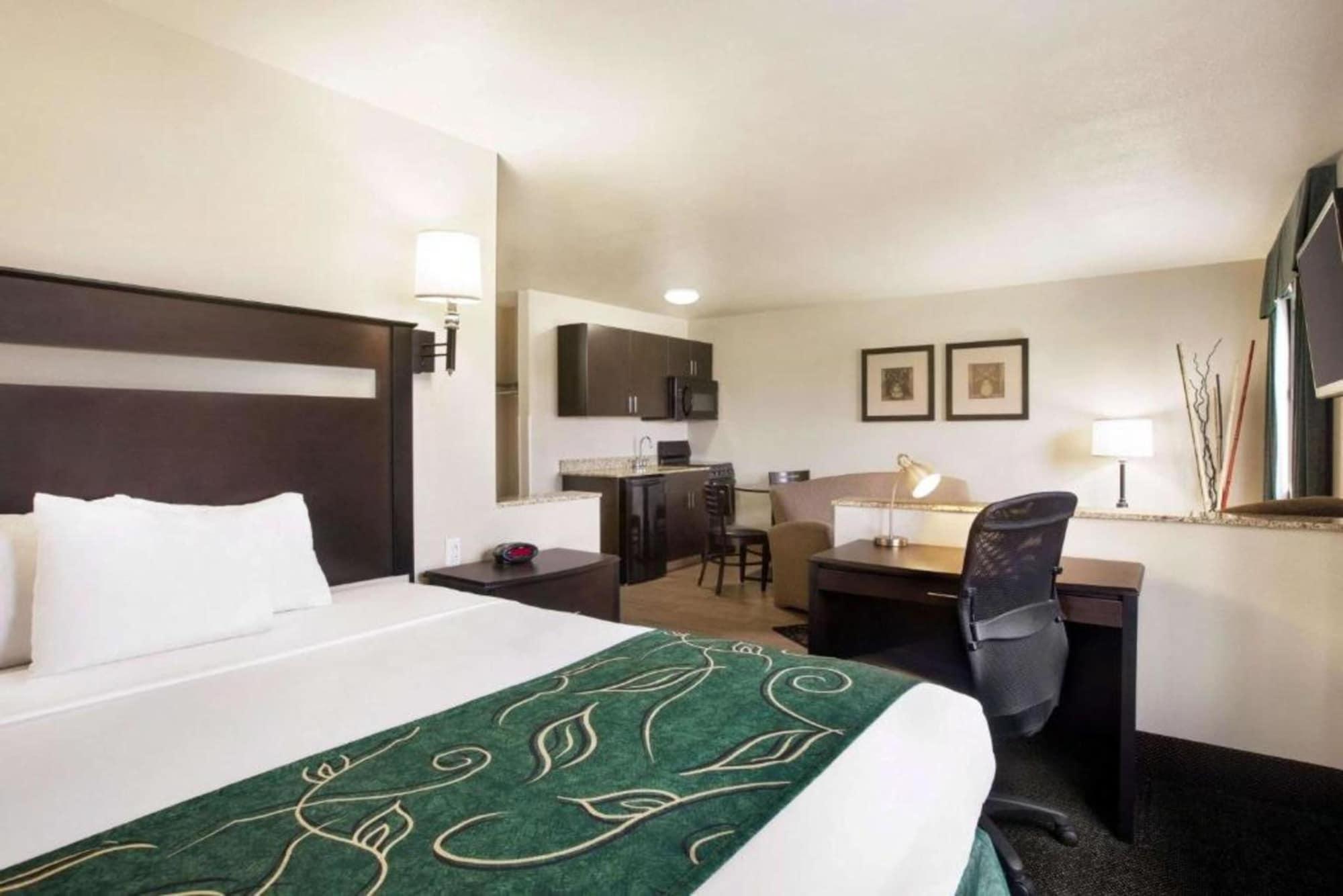 Travelodge By Wyndham Livonia Ngoại thất bức ảnh