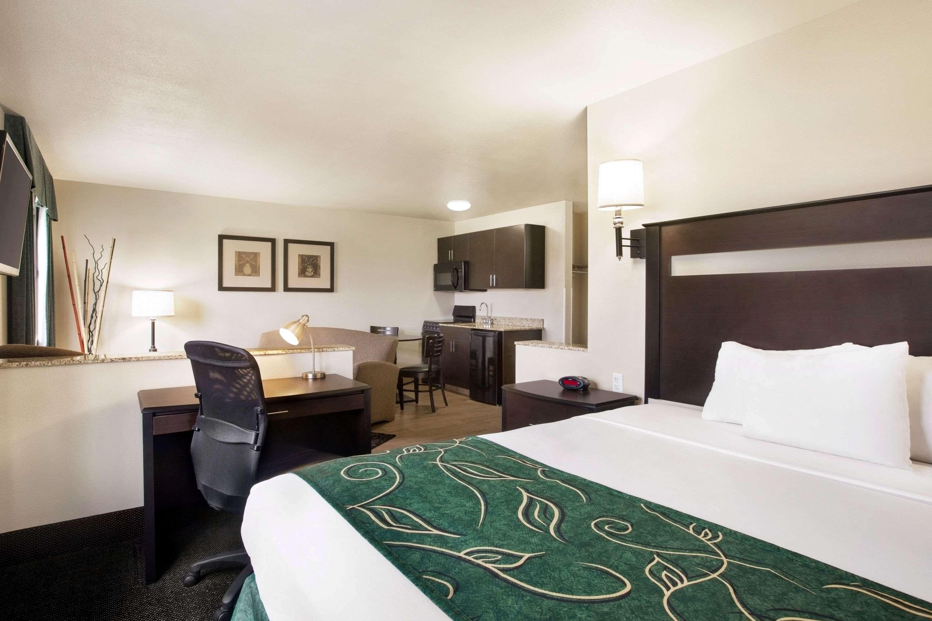 Travelodge By Wyndham Livonia Ngoại thất bức ảnh