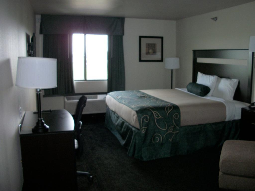Travelodge By Wyndham Livonia Ngoại thất bức ảnh
