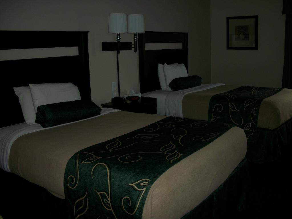 Travelodge By Wyndham Livonia Ngoại thất bức ảnh
