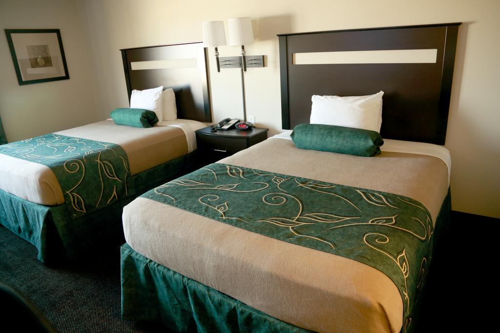 Travelodge By Wyndham Livonia Ngoại thất bức ảnh