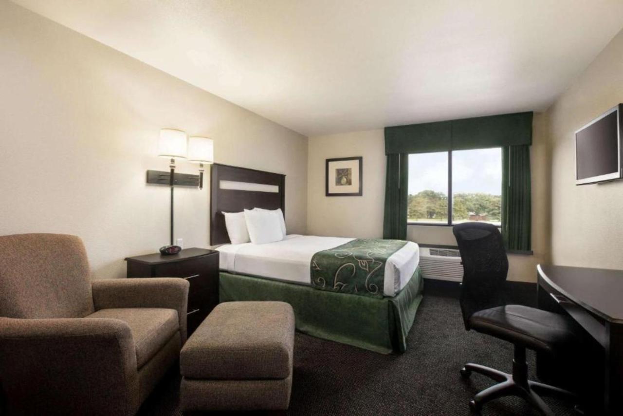 Travelodge By Wyndham Livonia Ngoại thất bức ảnh